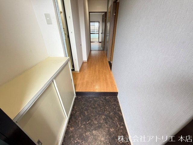 アビタシオントウイ 玄関