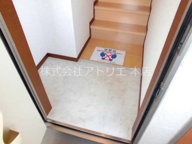 フジパレスフォンターナ2番館 玄関