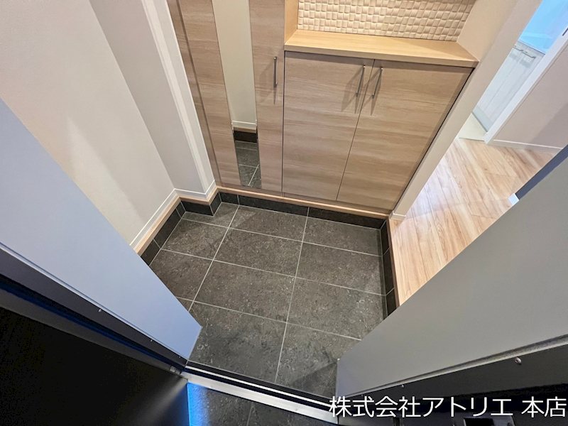 SHAMAISON FOREST 玄関