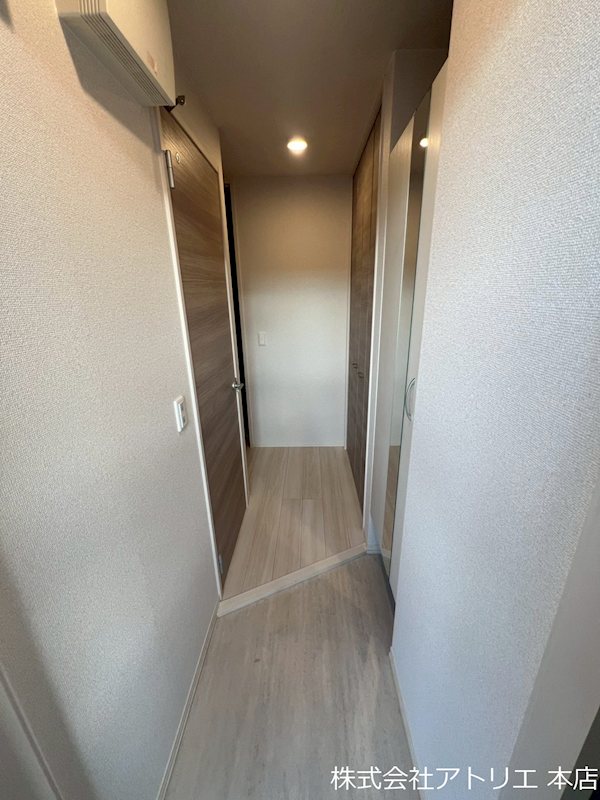 Casa Serena（カーザ　セレーナ）A棟 玄関