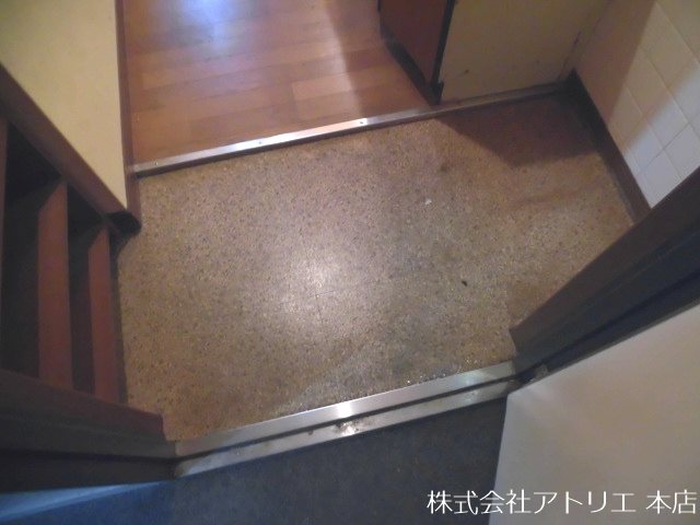 オリエンタル楠根 玄関