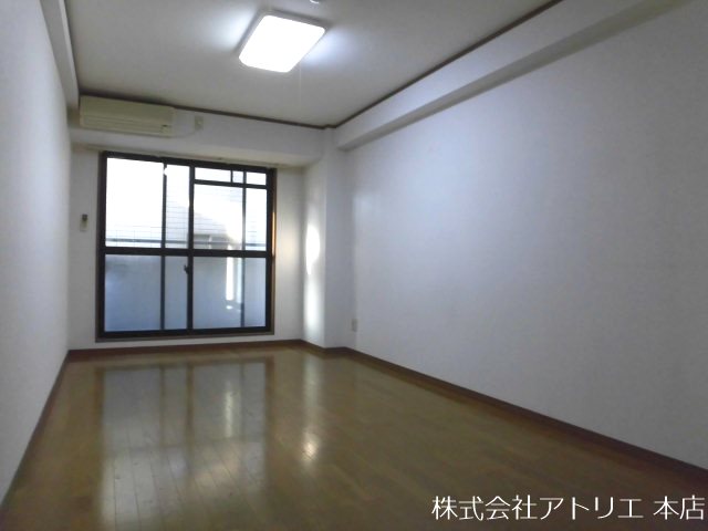 オリエンタル楠根 ベッドルーム