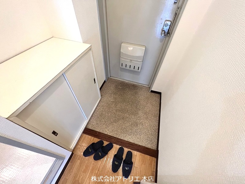 カーザコスモ 玄関