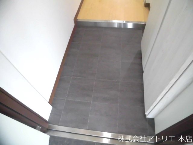 ヴェルドミール小阪 玄関
