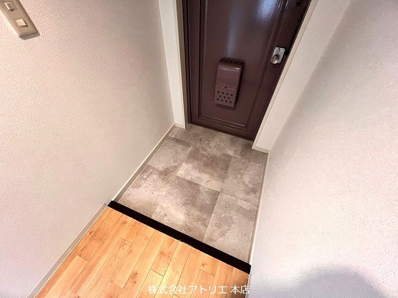 メゾン高井田 玄関