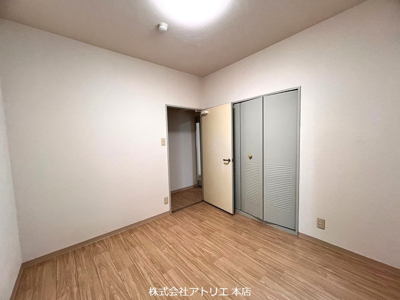 ジュネス高井田 ベッドルーム