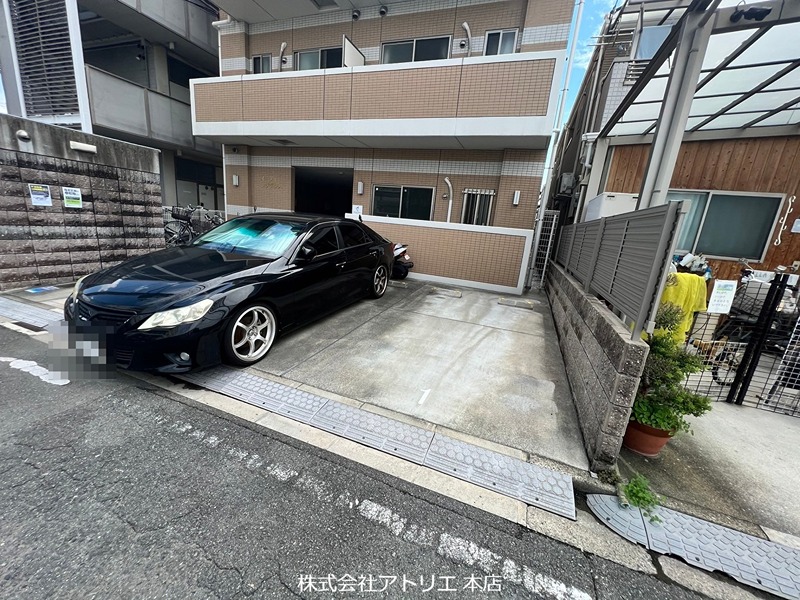 イーストレジデンス 駐車場