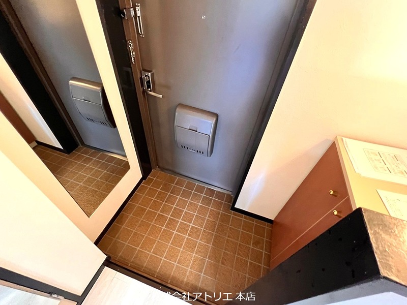 パークモダン高井田 玄関