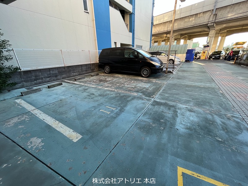 パークモダン高井田 駐車場