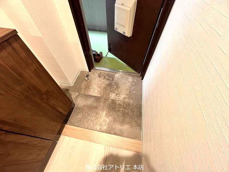 フローラ長田 玄関