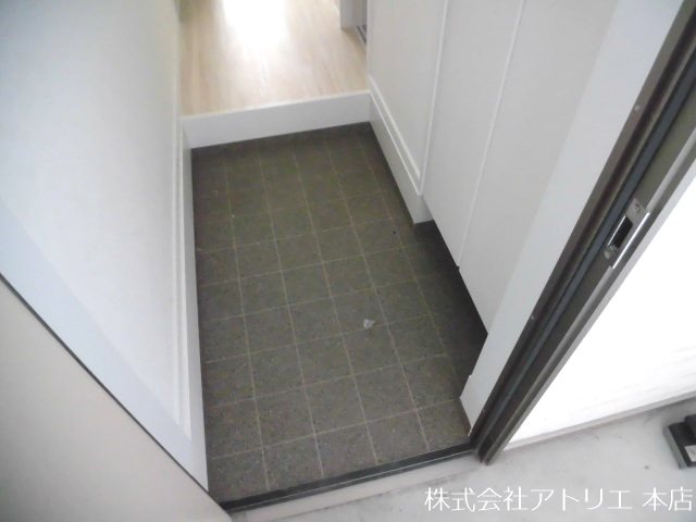 エムズコート吉田 玄関