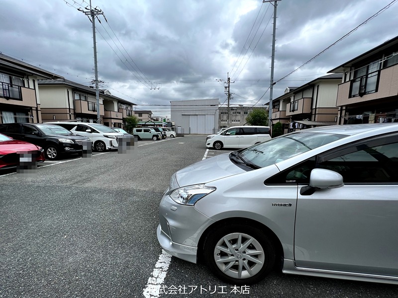 サンビレッジ・ラポール 駐車場