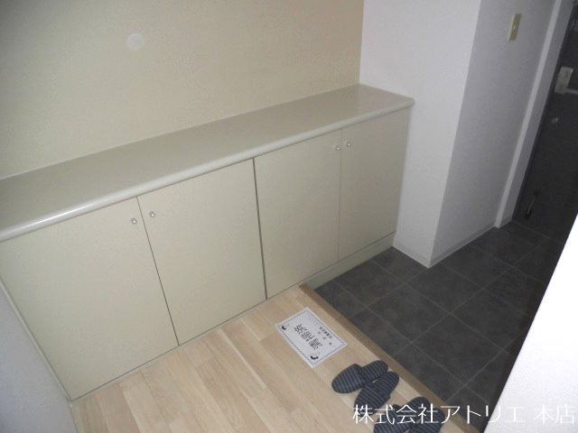 リアライズ荒本 玄関