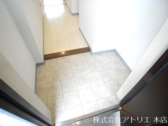 鴻池クレスト 玄関
