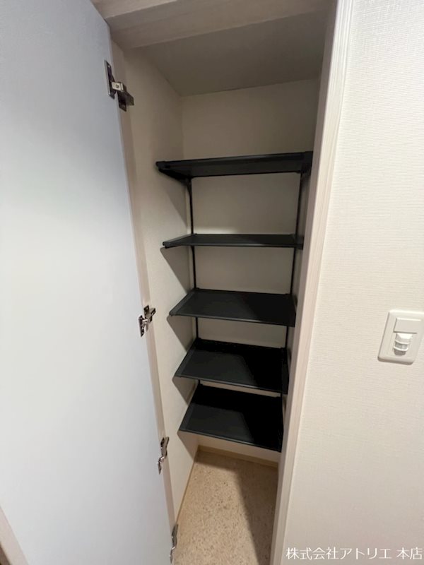 レーヴメゾン出屋敷 玄関
