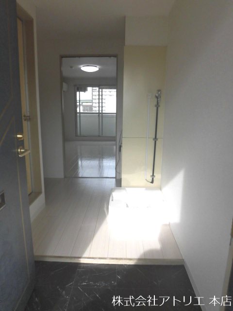 シャローム高井田 玄関