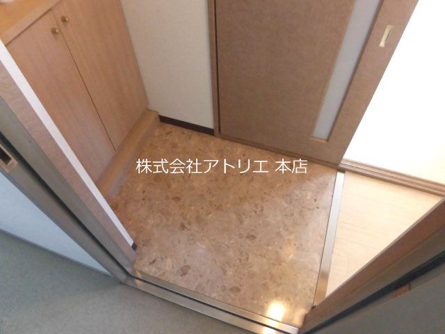 ドゥミルアン東大阪 玄関
