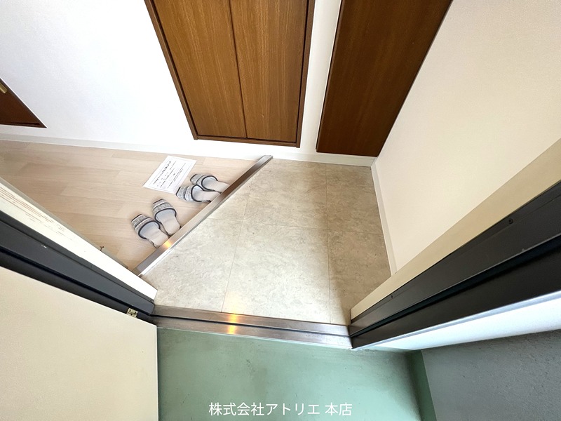 グランメール高井田 玄関