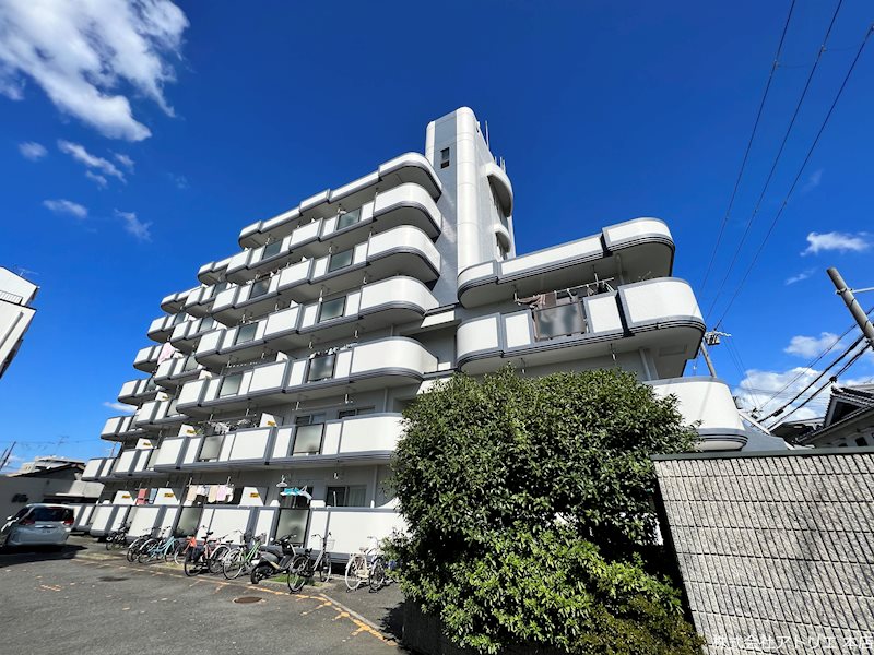 グランドファミリア高井田 外観