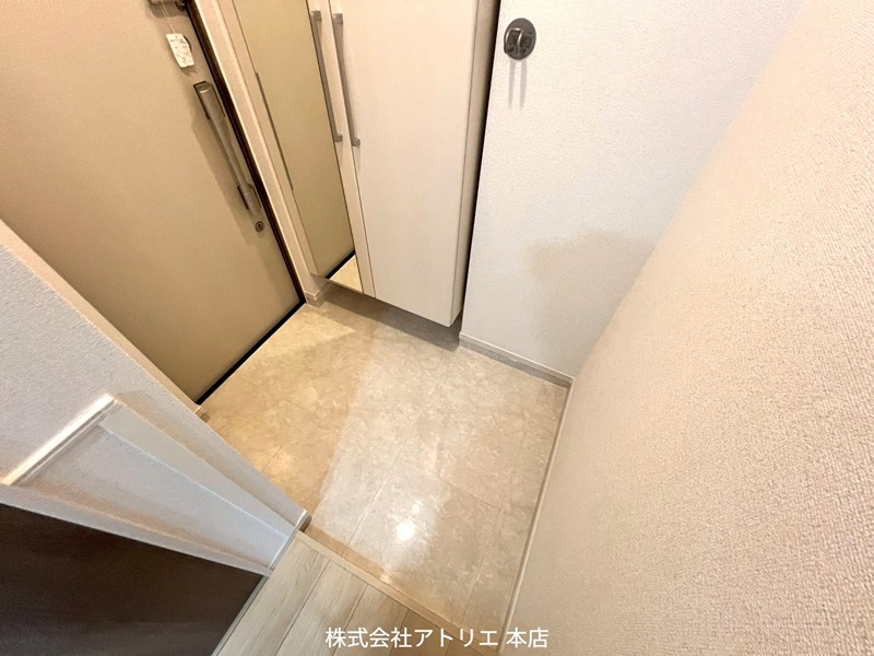 アット楠根 玄関