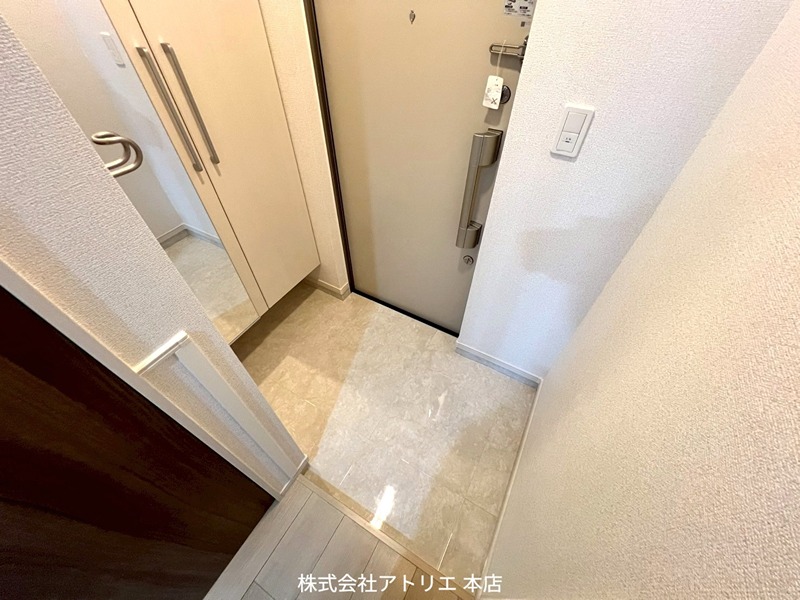 アット楠根 玄関
