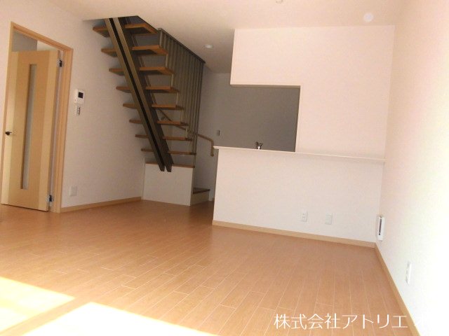 ベルリード森河内ウエスト弐番館 リビング