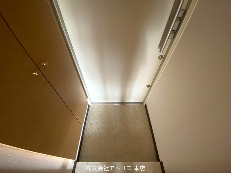 キューブ 玄関