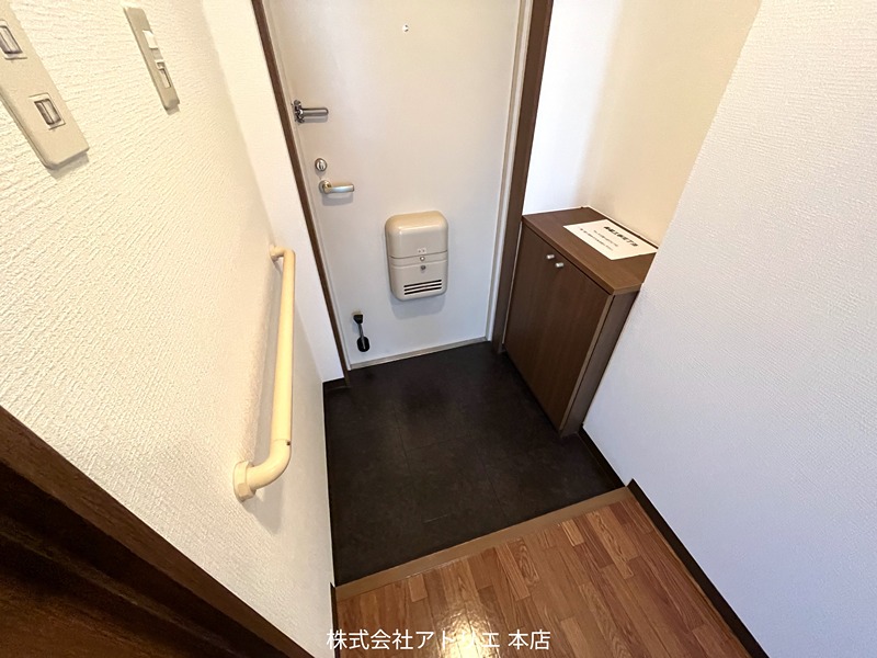メゾンドボヌール 玄関