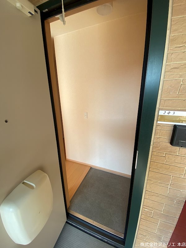 メルベーユ高井田 玄関