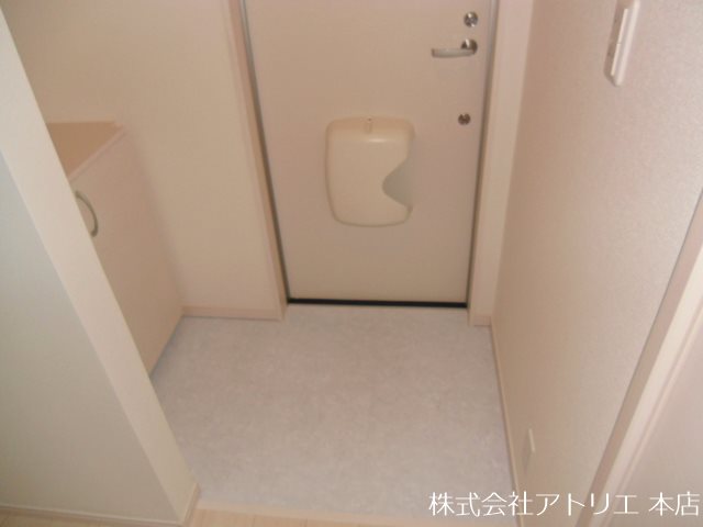 プランドール森河内 玄関