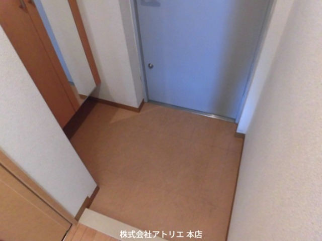 ヴィブレムライ 玄関