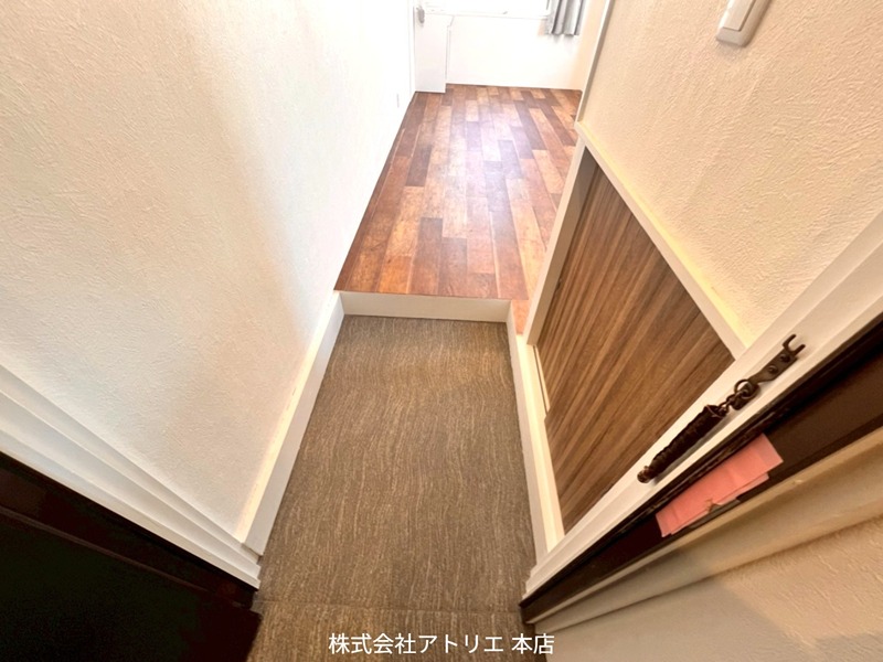 マルショービル 玄関