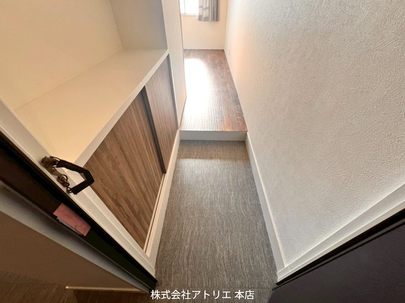 マルショービル 玄関