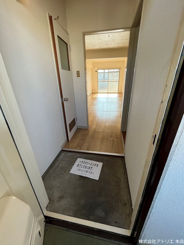 ランプハウス 玄関