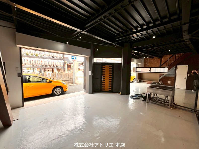 御厨ガレージハウス 玄関