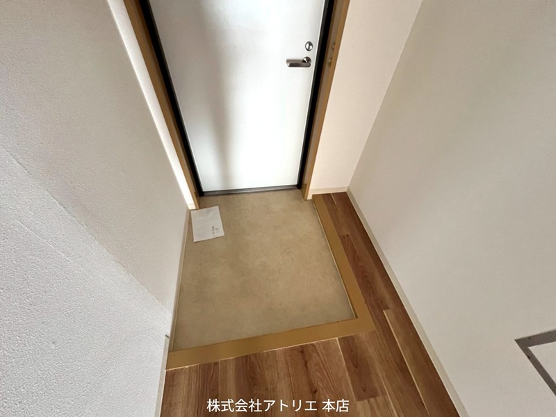 メゾンエスポアール（東大阪） 玄関
