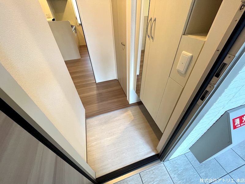 ラリュール 玄関