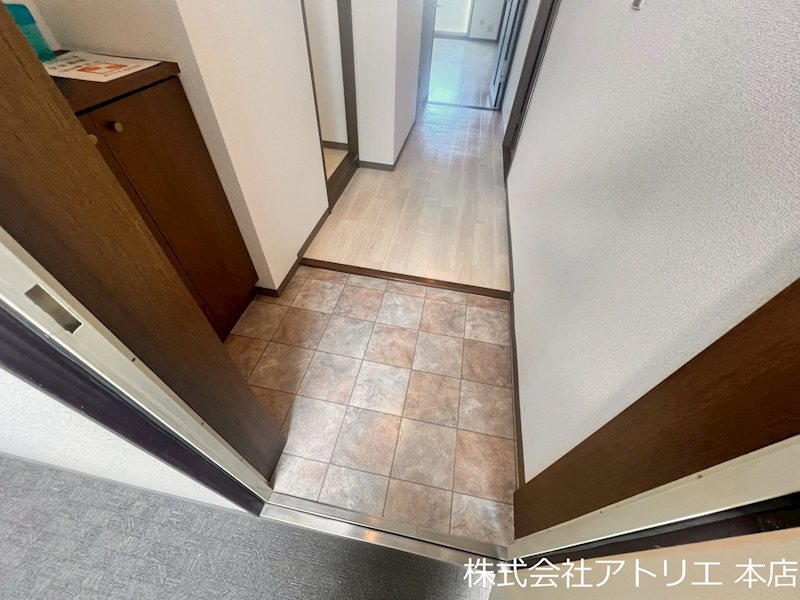 トライアンファルアーク 玄関