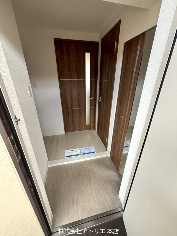 シャンテ高井田 玄関