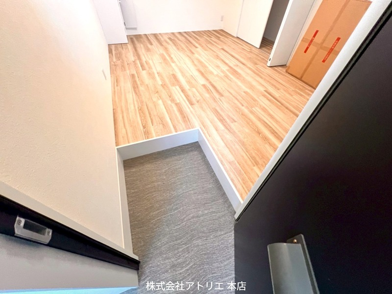 マルショービル 玄関