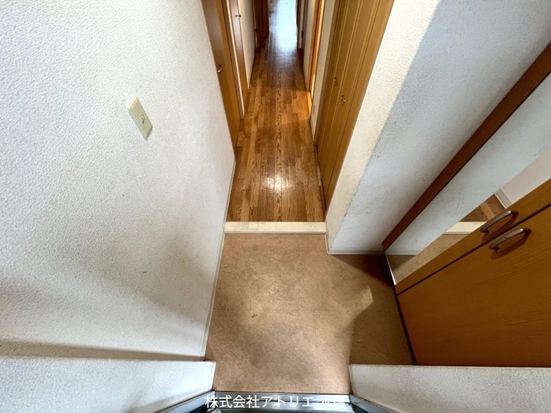 ヴィブレムライ 玄関