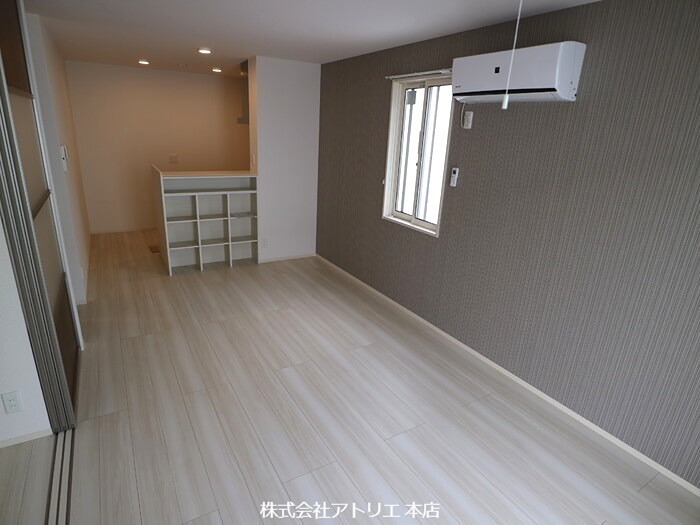 メゾン　ド　グレーヌ楠根 リビング