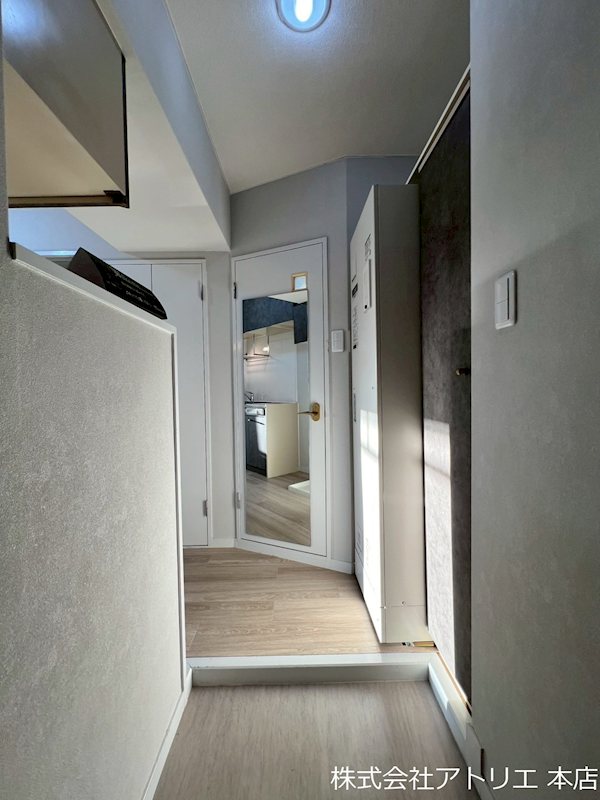 パークモダン高井田 玄関