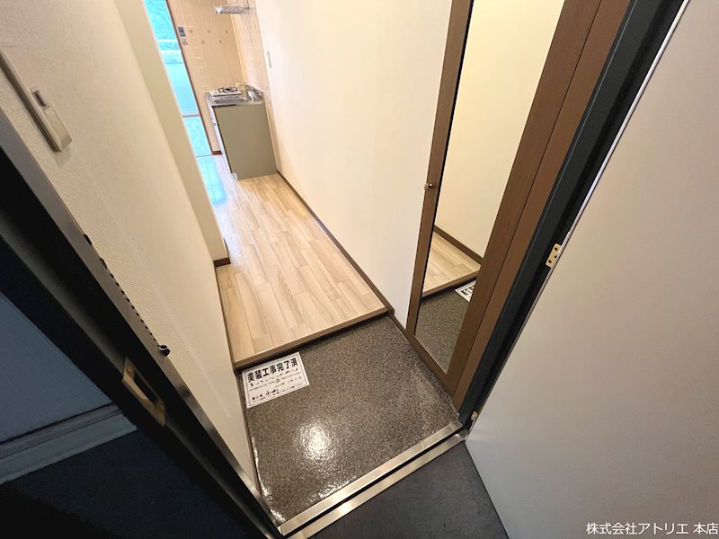 リバーライズ高井田 玄関