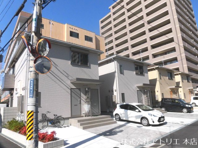 モメント　ファスト 外観