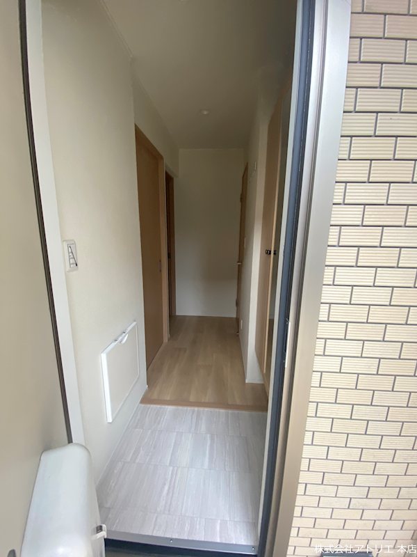 モメント　ファスト 玄関