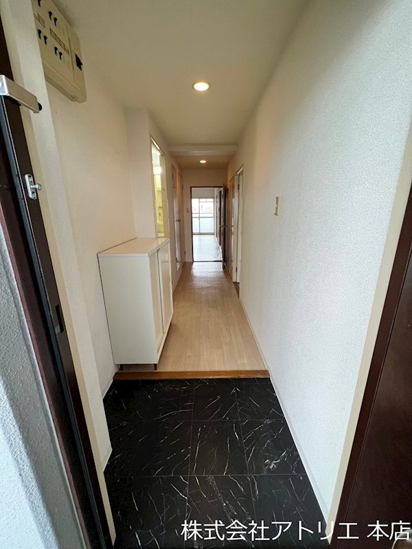 フローラ長田 玄関