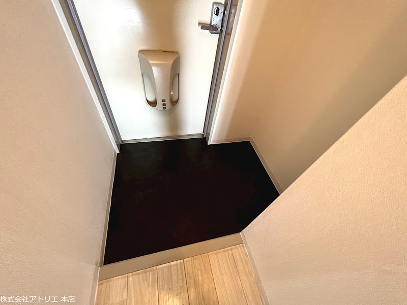 グランドファミリア高井田 玄関