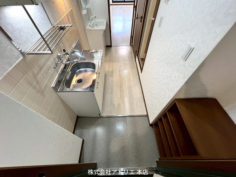 オリエンタル楠根 玄関