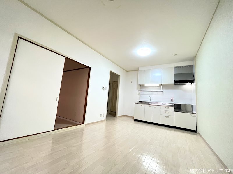 ステーションコート長田 リビング